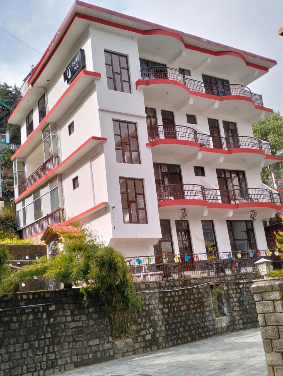 Aman Inn Дармсала Экстерьер фото