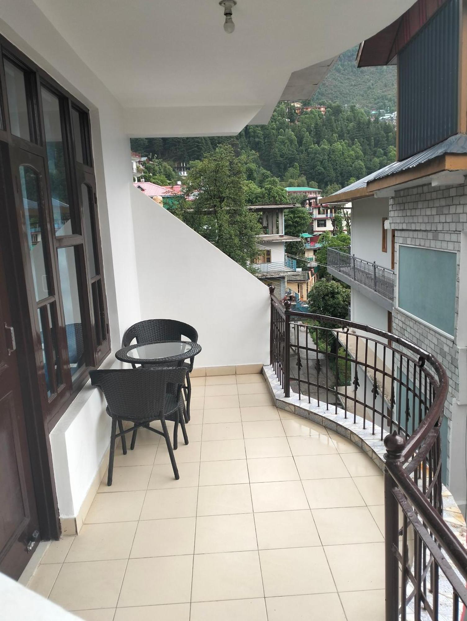 Aman Inn Дармсала Экстерьер фото